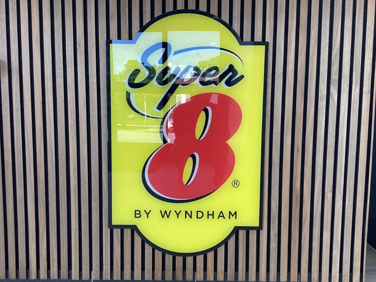 Super 8 By Wyndham Baltimore Northwest Windsor Mill Exterior photo
