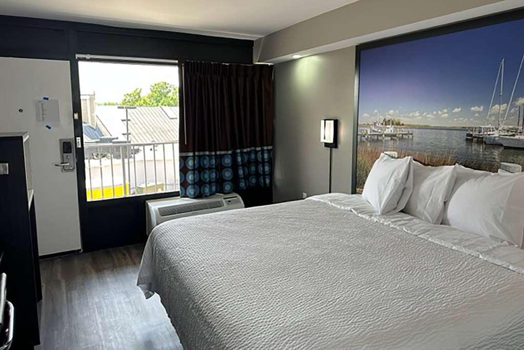 Super 8 By Wyndham Baltimore Northwest Windsor Mill Room photo