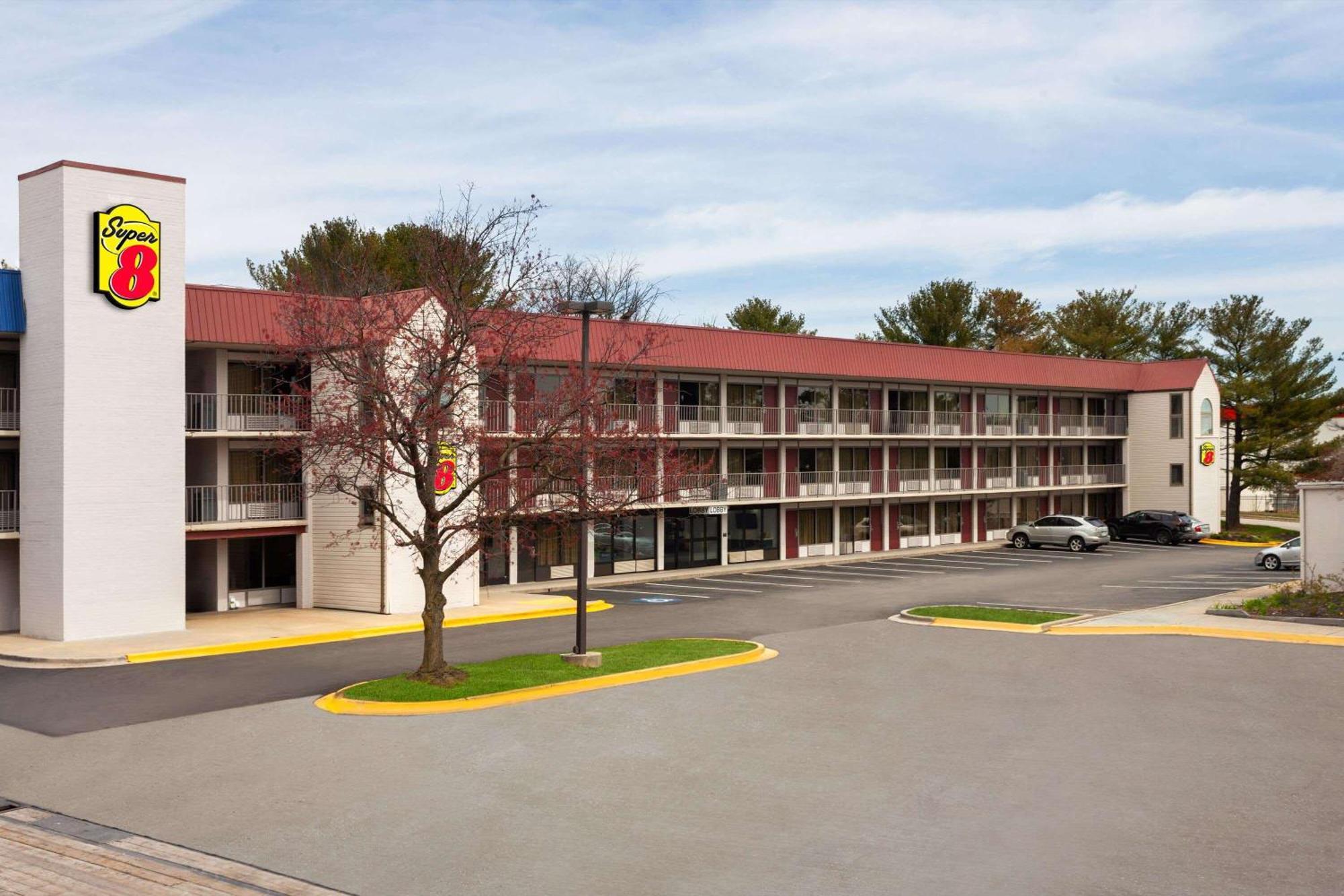 Super 8 By Wyndham Baltimore Northwest Windsor Mill Exterior photo